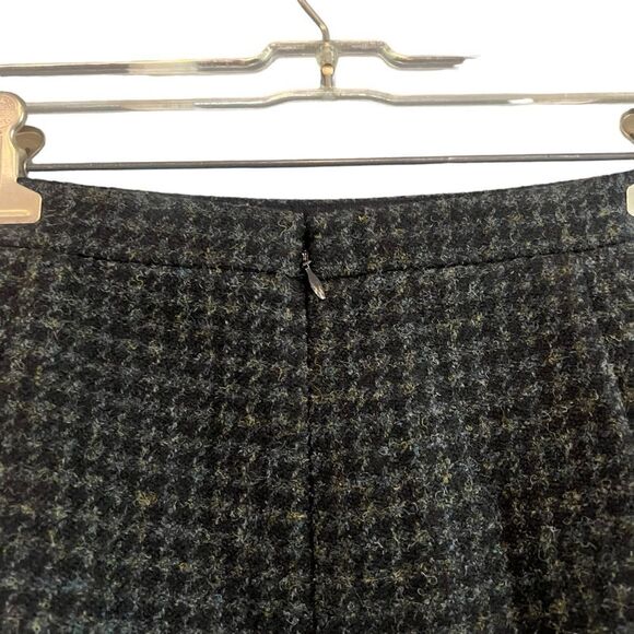 J. Crew 100% wool skirt. Lined size 4 - Picture 7 of 9